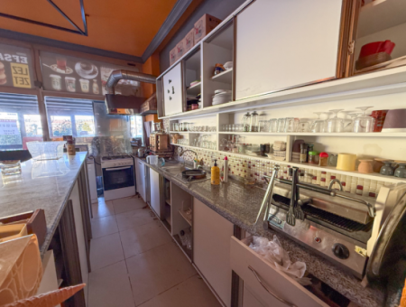Kumbağ Cadde Üstünde Kiralık Taksim Islak Burger Dükkanı