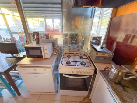 Kumbağ Cadde Üstünde Devren Kiralık Taksim Islak Burger Dükkanı