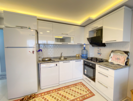 Kumbağ'da Denize Sıfır Havuzlu Sitede Sezonluk Kiralık 2+1 Daire