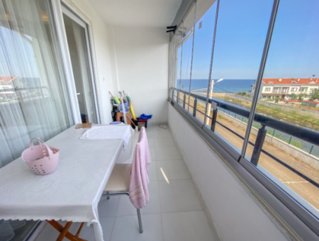 Kumbağ'da Denize Sıfır Havuzlu Sitede Sezonluk Kiralık 2+1 Daire
