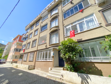 Kumbağ Merkezi Konumda Geniş Balkonlu Kiralık 1+1 Daire