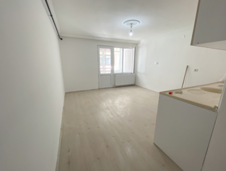 Kumbağ Merkezi Konumda Geniş Balkonlu Kiralık 1+1 Daire