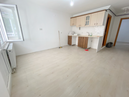 Kumbağ Merkezi Konumda Geniş Balkonlu Kiralık 1+1 Daire