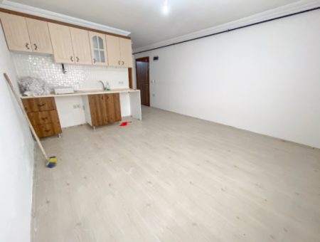 Kumbağ Merkezi Konumda Geniş Balkonlu Kiralık 1+1 Daire