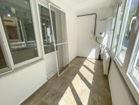 Kumbağ Merkezi Konumda Geniş Balkonlu Kiralık 1+1 Daire