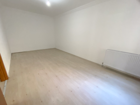 Kumbağ Merkezi Konumda Geniş Balkonlu Kiralık 1+1 Daire