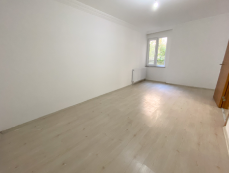 Kumbağ Merkezi Konumda Geniş Balkonlu Kiralık 1+1 Daire