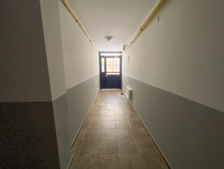 Kumbağ Merkezi Konumda Geniş Balkonlu Kiralık 1+1 Daire