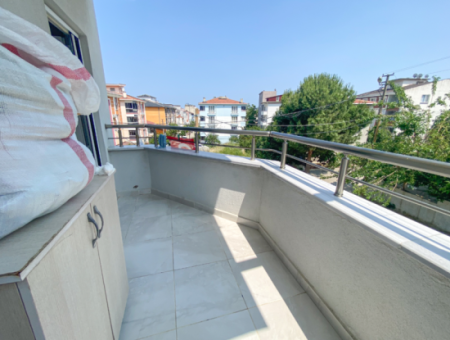 Kumbağ Pazar Sokağına Yakın Geniş Kiralık 1+1 Daire