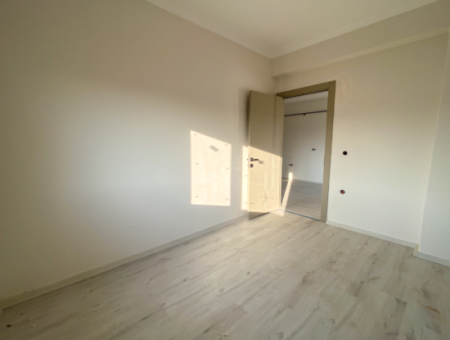 Kumbağ'da Cadde Üzerinde Havuzlu Sıfır 2+1 Satılık Daireler