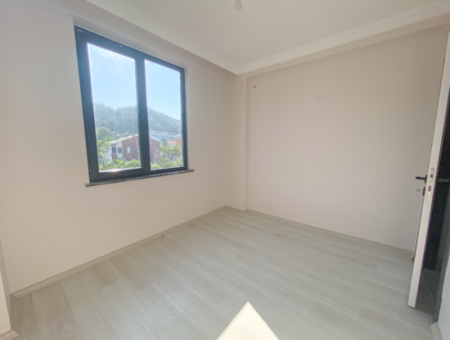 Kumbağ'da Merkezi Konumda Geniş Lüks Satılık 1+1 Daireler
