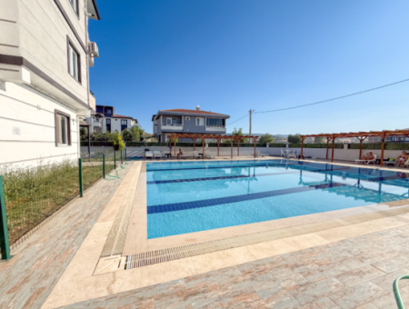 Havuzlu Aquaparklı Güvenlikli Site İçinde Satılık 1+1 Daire