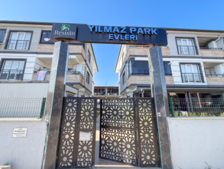 Havuzlu Aquaparklı Güvenlikli Site İçinde Satılık 1+1 Daire