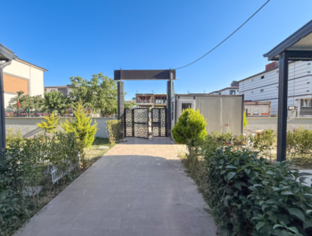 Havuzlu Aquaparklı Güvenlikli Site İçinde Satılık 1+1 Daire