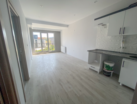 Havuzlu Aquaparklı Güvenlikli Site İçinde Satılık 1+1 Daire