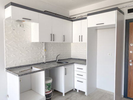 Havuzlu Aquaparklı Güvenlikli Site İçinde Satılık 1+1 Daire