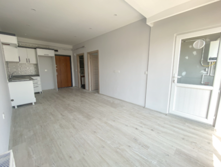 Havuzlu Aquaparklı Güvenlikli Site İçinde Satılık 1+1 Daire
