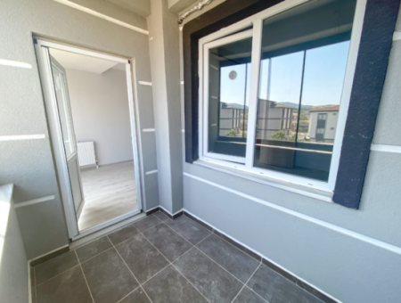 Havuzlu Aquaparklı Güvenlikli Site İçinde Satılık 1+1 Daire