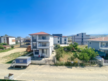 Havuzlu Aquaparklı Güvenlikli Site İçinde Satılık 1+1 Daire