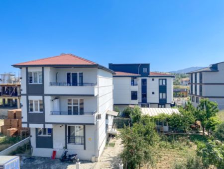 Havuzlu Aquaparklı Güvenlikli Site İçinde Satılık 1+1 Daire