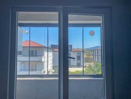 Havuzlu Aquaparklı Güvenlikli Site İçinde Satılık 1+1 Daire