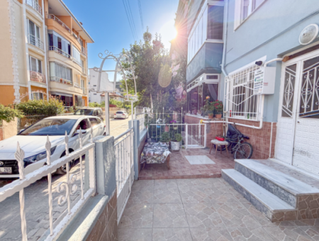 Kumbağ Pazar Sokağında Geniş Balkonlu Eşyalı Satılık 2+1 Daire