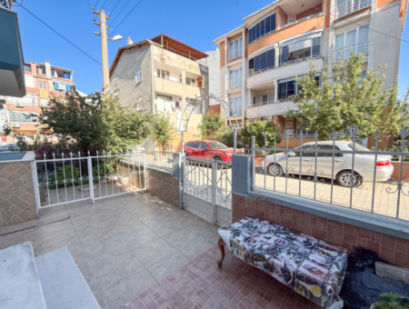 Kumbağ Pazar Sokağında Geniş Balkonlu Eşyalı Satılık 2+1 Daire