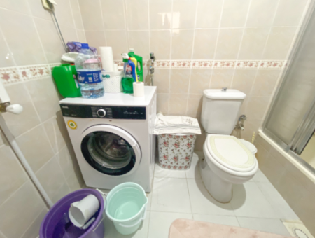 Kumbağ Pazar Sokağında Geniş Balkonlu Eşyalı Satılık 2+1 Daire