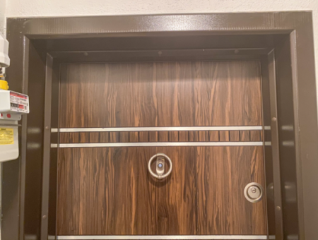 Kumbağ Pazar Sokağında Geniş Balkonlu Eşyalı Satılık 2+1 Daire