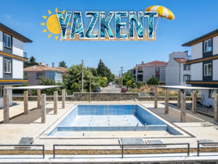 Kumbağ Deniz Tarafında Havuzlu Sitede Satılık Lüks 2+1 Daireler