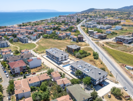 Kumbağ Deniz Tarafında Havuzlu Sitede Satılık Lüks 2+1 Daireler