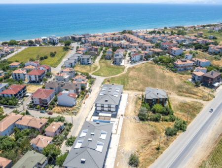 Kumbağ Deniz Tarafında Havuzlu Sitede Satılık Lüks 2+1 Daireler