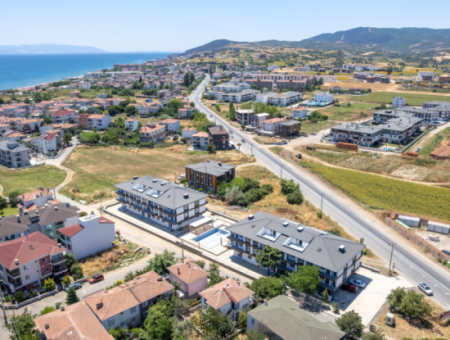 Kumbağ Deniz Tarafında Havuzlu Sitede Satılık Lüks 2+1 Daireler