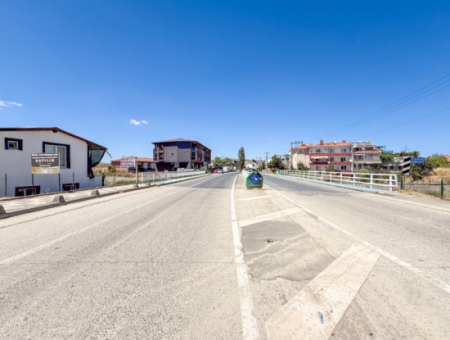 Kumbağ'da Caddeye Sıfır Denize Tarafında Satılık 2+1 Daire
