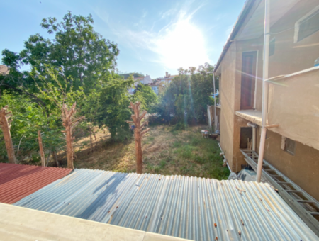 Kumbağ'da Merkezi Konumda Eşyalı 1+1 Kiralık Daire