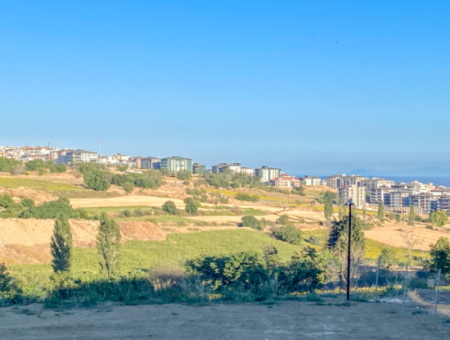 Merkezi Konumda Deniz Manzaralı Bahçeli Lüks 1+1 Satılık Daire