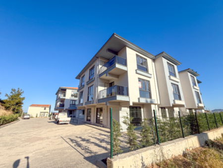 Barbaros'ta Deniz Manzaralı Geniş Lüks 1+1 Satılık Daire