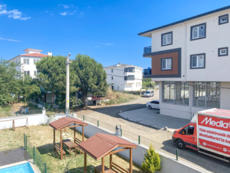 Havuzlu Aquaparklı Güvenlikli Site İçinde Kiralık 2+1 Daire