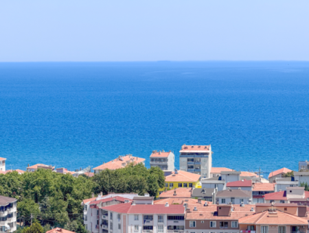 Kumbağ'da Deniz Manzaralı Havuzlu Eşyalı 2+1 Satılık Daire