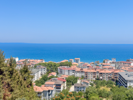 Kumbağ'da Deniz Manzaralı Havuzlu Eşyalı 2+1 Satılık Daire