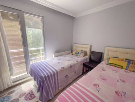 Kumbağ'da Deniz Manzaralı Havuzlu Eşyalı 2+1 Satılık Daire