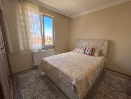 Kumbağ'da Merkezi Konumda Eşyalı 2+1 Kiralık Daire