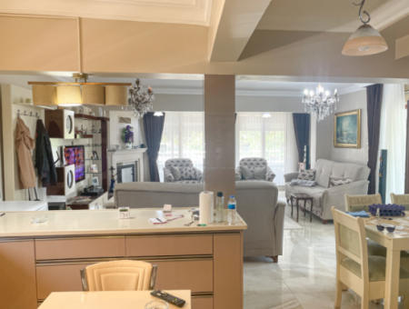 Kumbağ Denize Sıfır Lüks Krediye Uygun Satılık 3+1 Bahçeli Villa