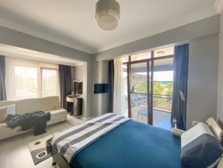 Kumbağ Denize Sıfır Lüks Krediye Uygun Satılık 3+1 Bahçeli Villa