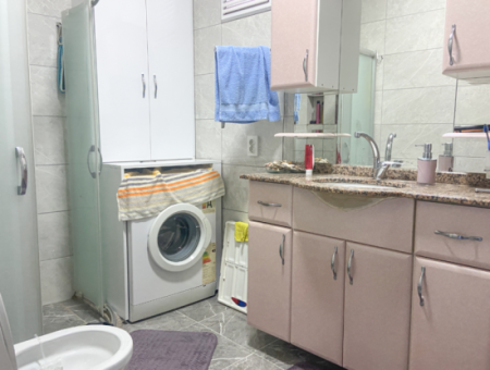 Kumbağ'da Denize Sıfır Ultra Lüks Satılık 3+1 Bahçeli Villa