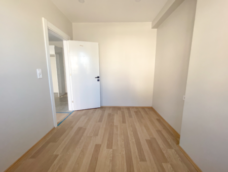 Kumbağ Havuzlu Sitede Denize Yakın Satılık Lüks 1+1 Daireler