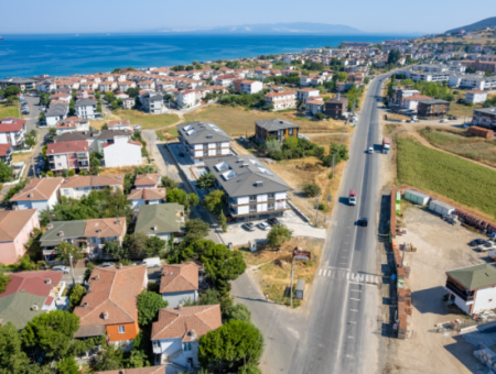 Kumbağ Deniz Tarafında Havuzlu Sitede Satılık Lüks 1+1 Daireler