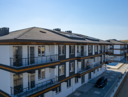 Kumbağ Deniz Tarafında Havuzlu Sitede Satılık Lüks 1+1 Daireler