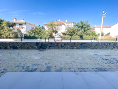 Kumbağ Deniz Tarafında Havuzlu Sitede Satılık Lüks 1+1 Daireler