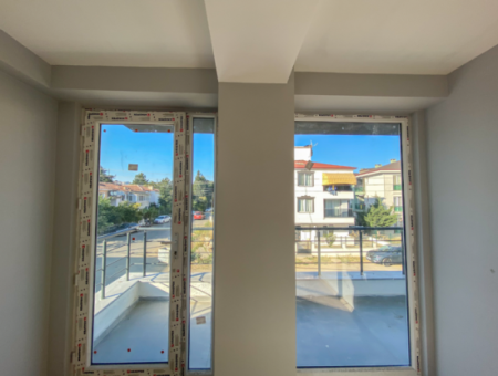 Kumbağ Deniz Tarafında Havuzlu Sitede Satılık Lüks 2+1 Daireler